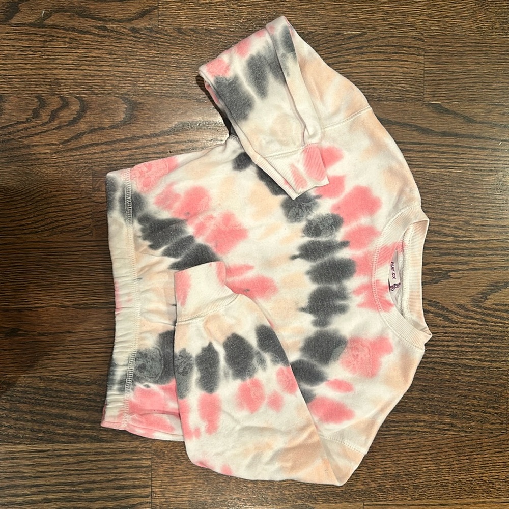 Play six size 6 girls two piece cropped top sweat suit